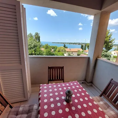 Апартаменты Henc Новиград